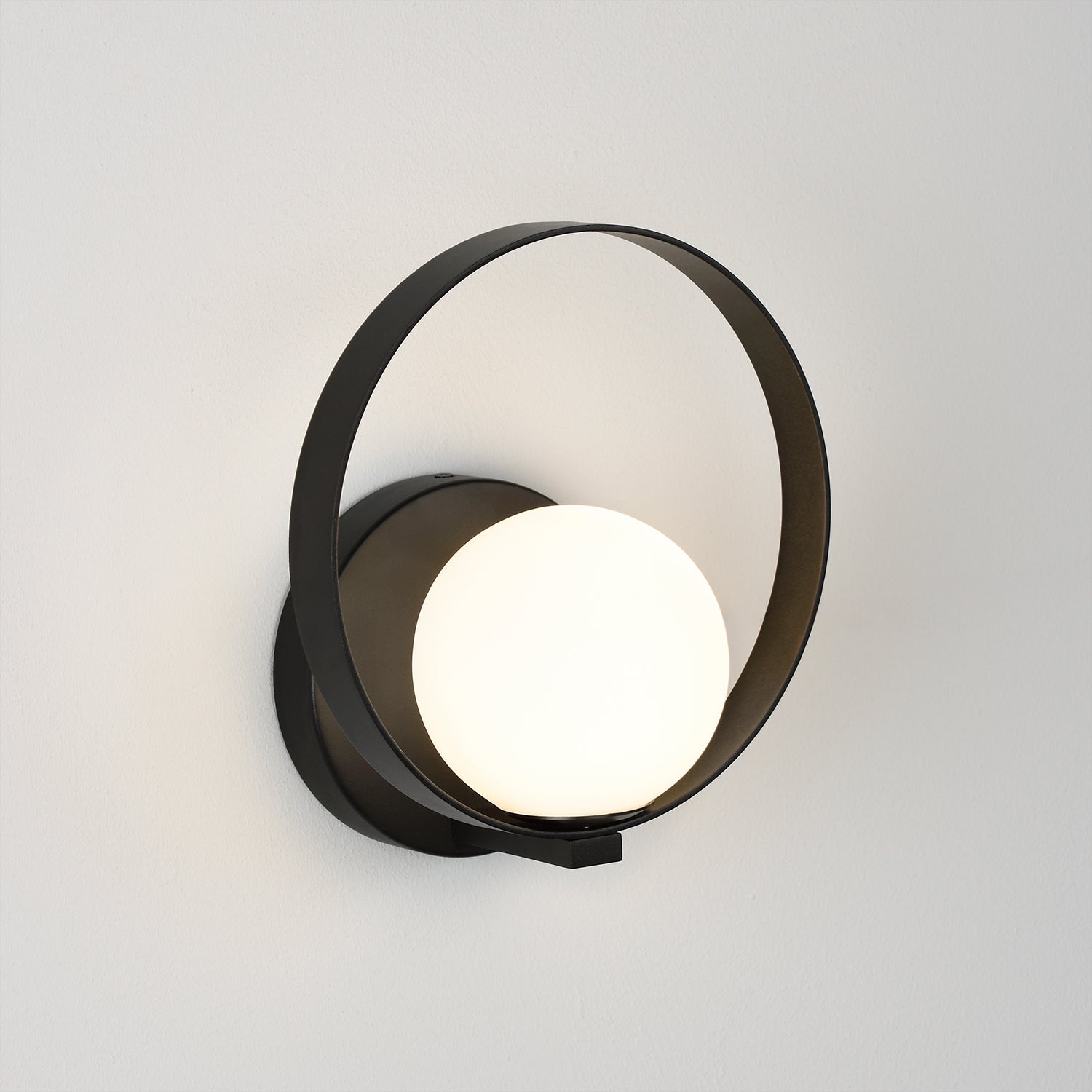 Halo Wall Lamp