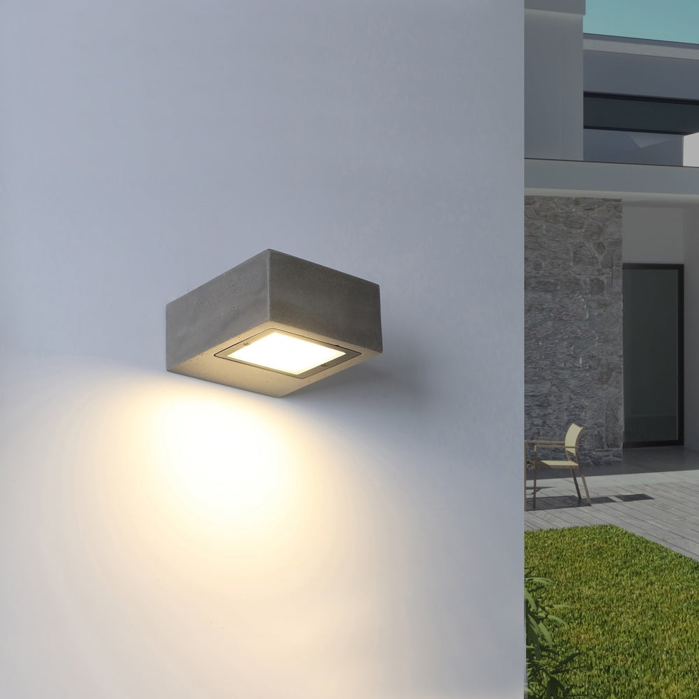 Izar Wall Lamp