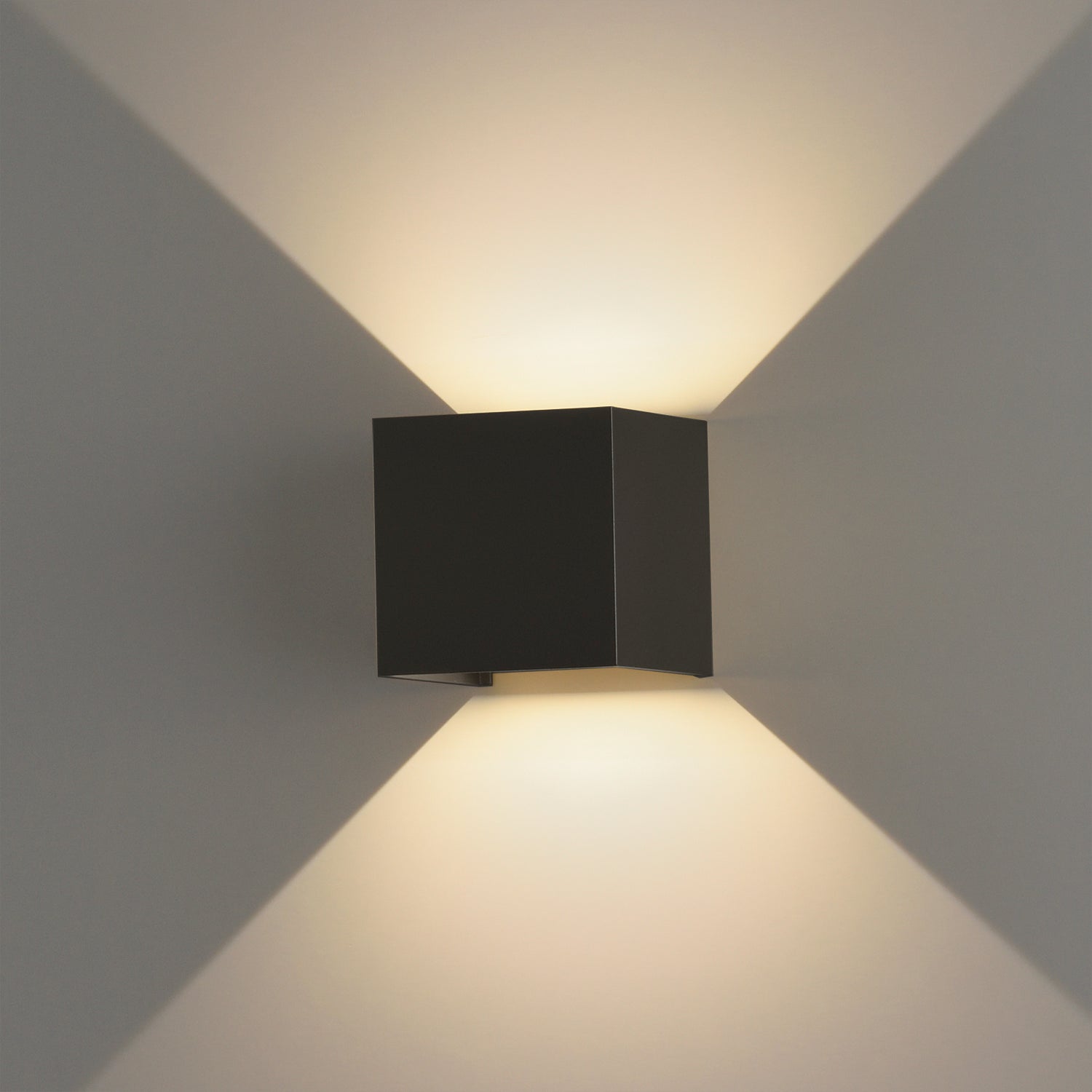 Kendo Wall Lamp