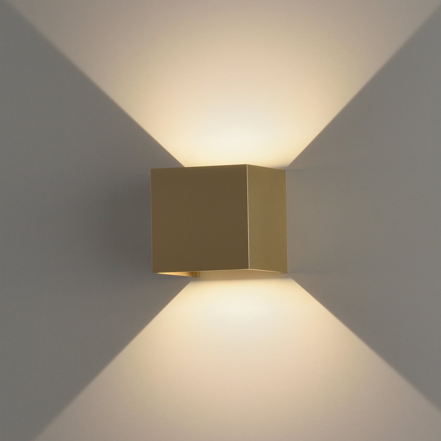 Kendo Wall Lamp