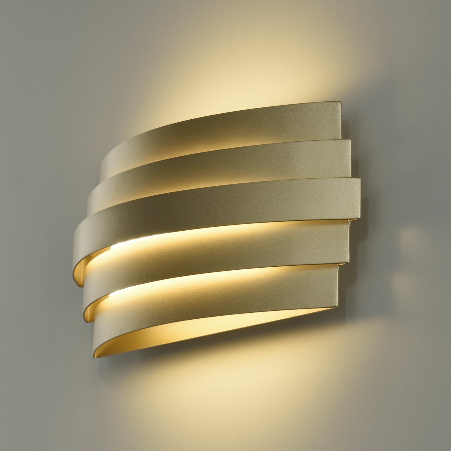 Luxur Wall Lamp