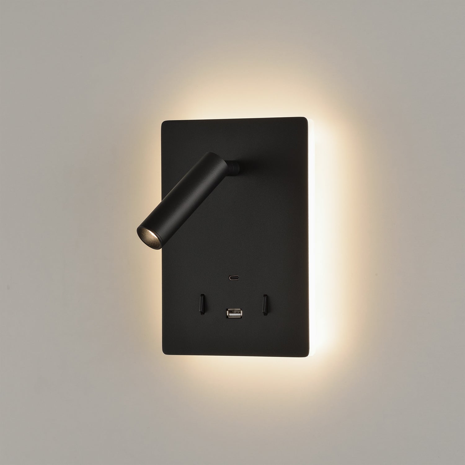 Manat Wall Lamp