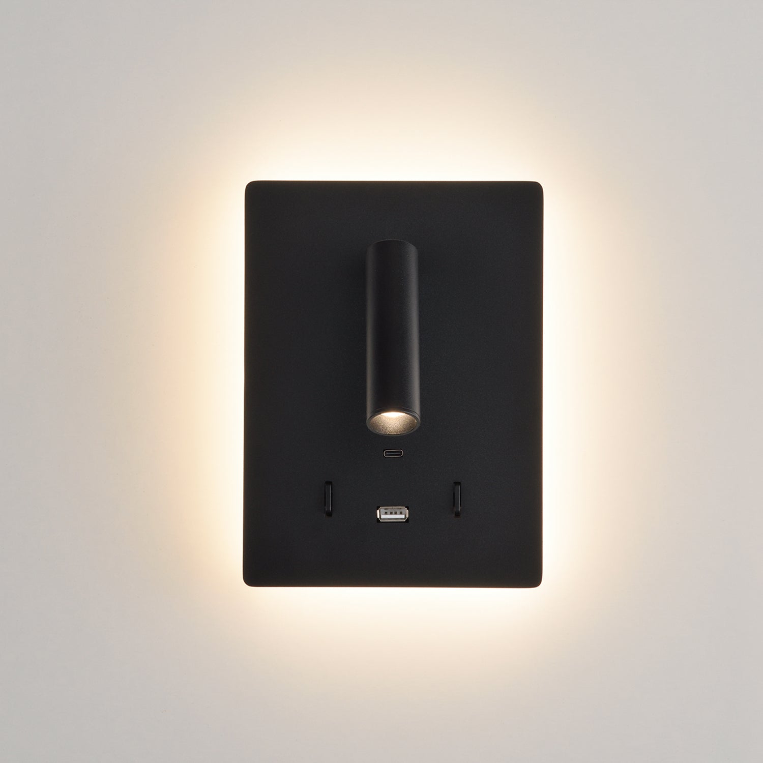 Manat Wall Lamp