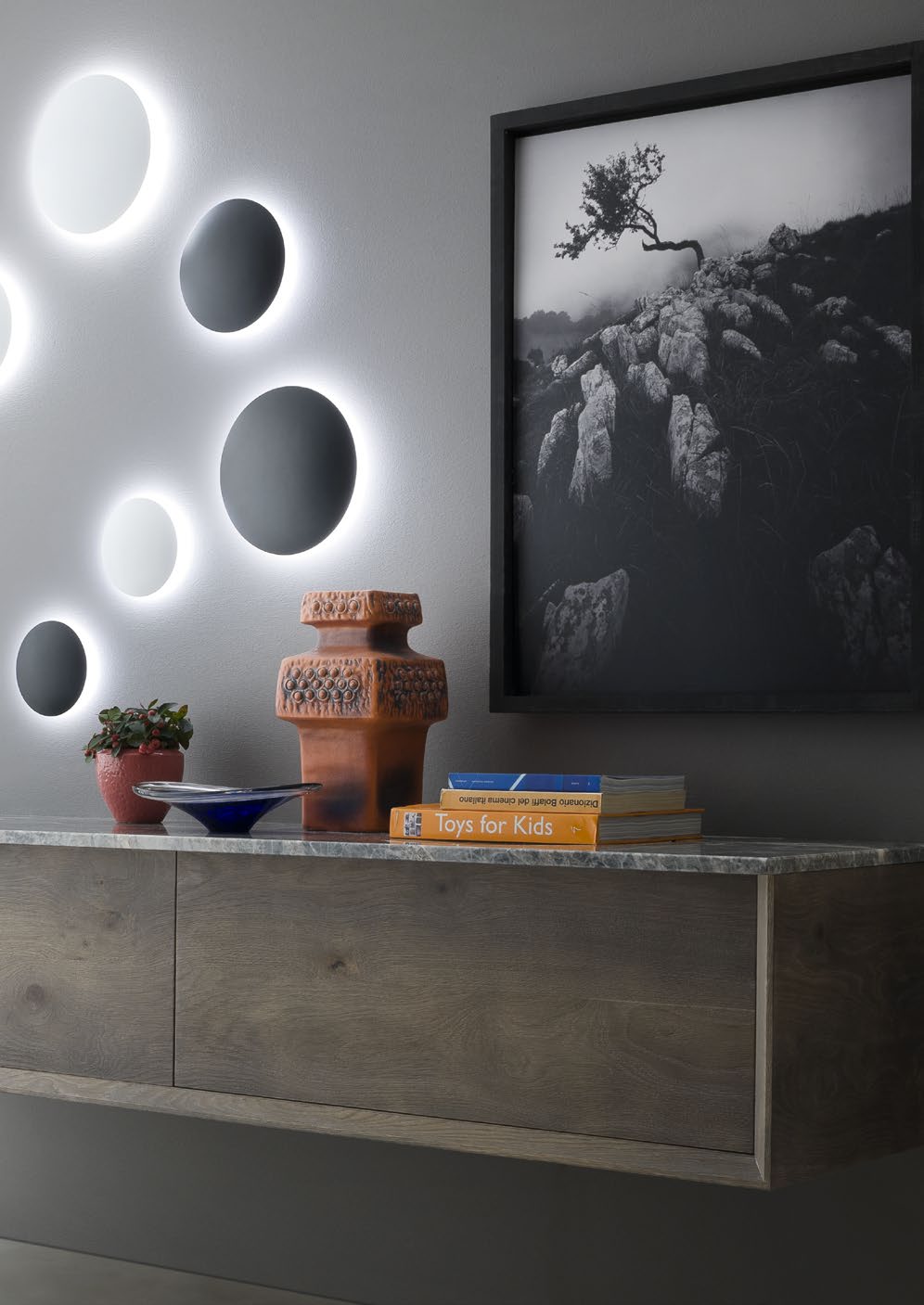 Umbra Wall Lamp