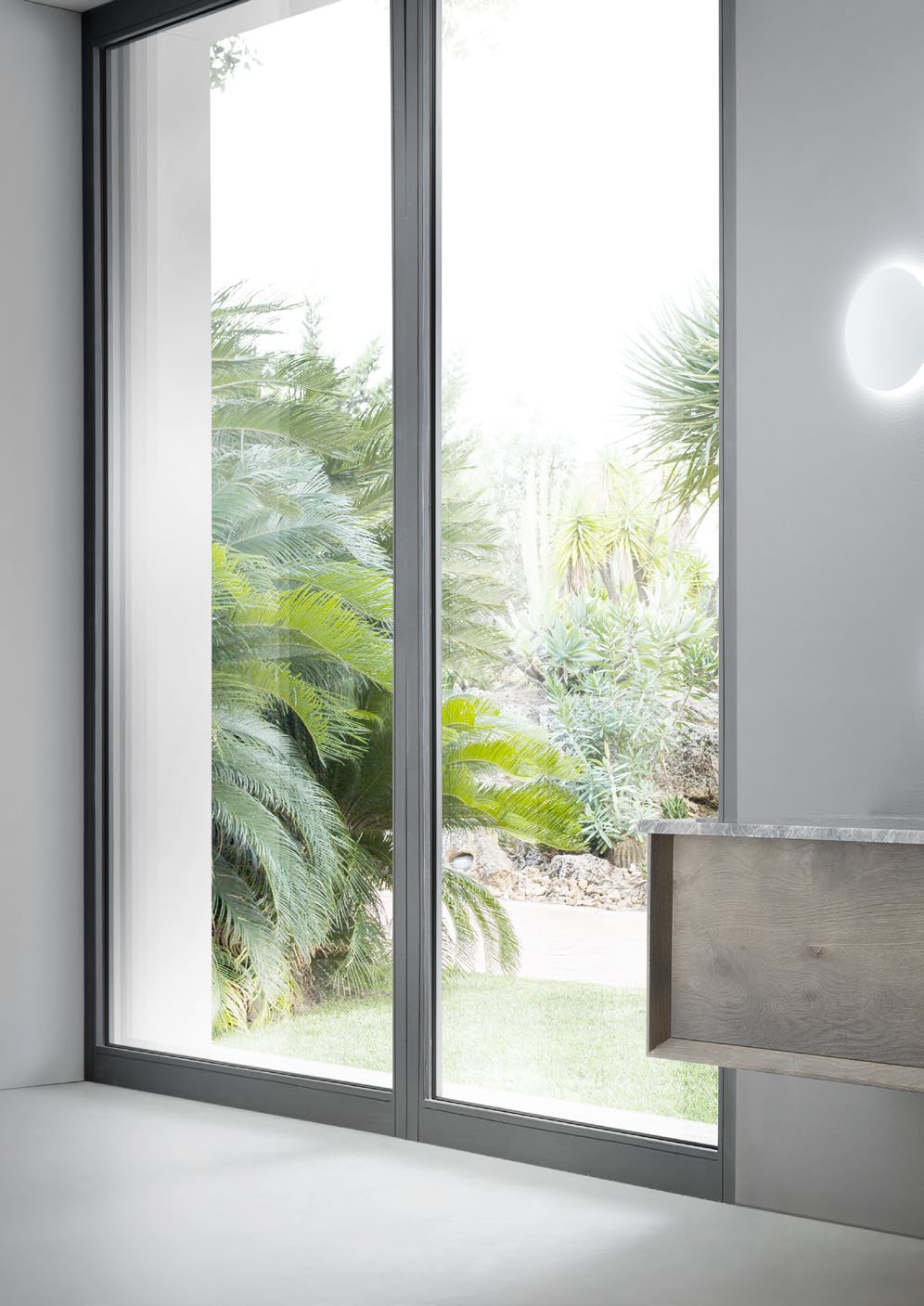 Umbra Wall Lamp